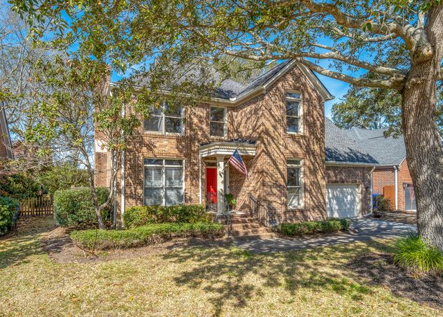 $1,015,000 | 1328 Southlake Drive | Mount Pleasant