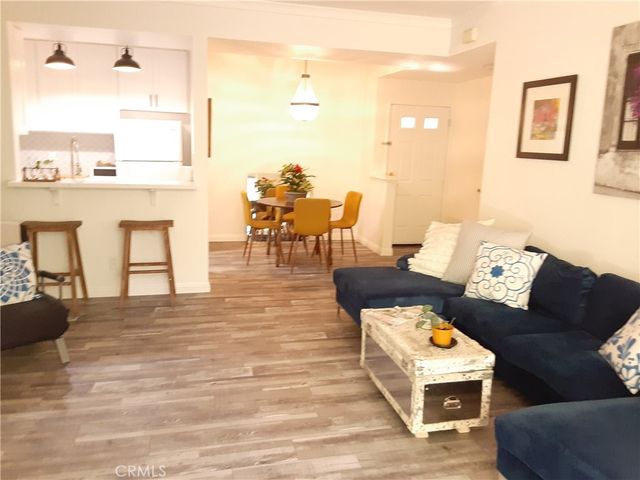 $2,800 | 24149 Del Monte Dr., Unit 309 | Valencia