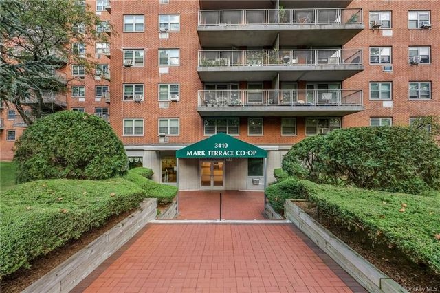 $339,000 | 3410 De Reimer Avenue, Unit 12D | Eastchester