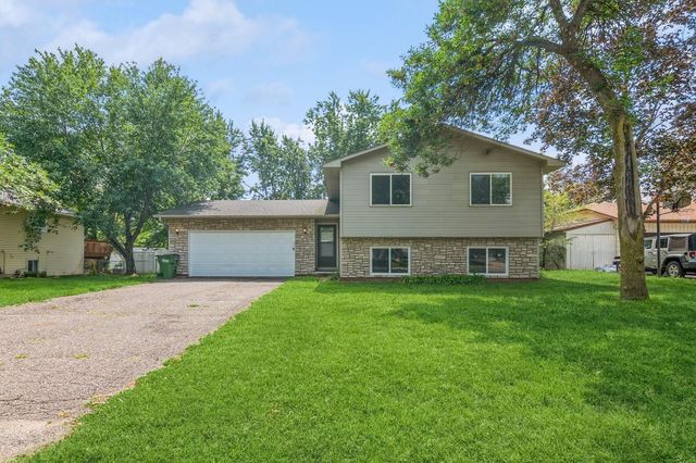 $339,900 | 1432 121st Avenue Northwest | Coon Rapids