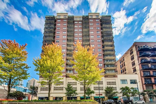 $3,500 | 5 East 14th Place, Unit 904 | South Loop