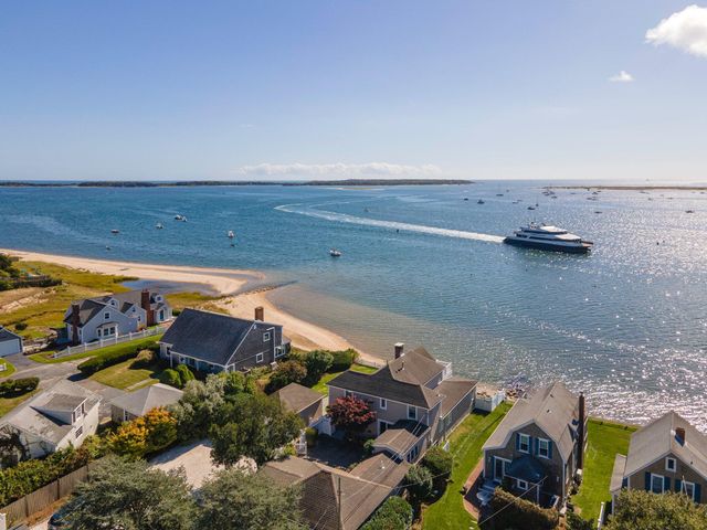 $3,650,000 | 17 Windmill Lane | West Yarmouth