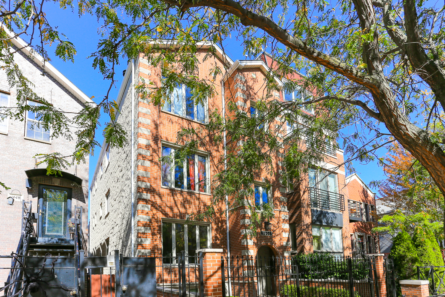 a view of a multi story building