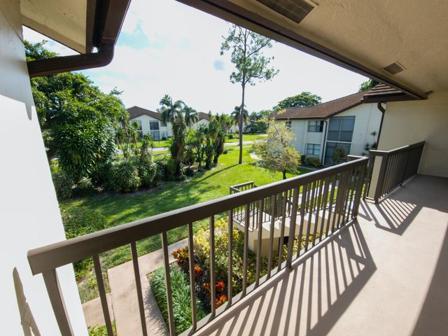 $194,999 | 7657 Tahiti Lane, Unit 202 | Lucerne Lakes