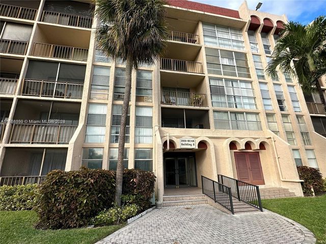 $299,000 | 2001 Atlantic Shores Boulevard, Unit 220 | Three Islands