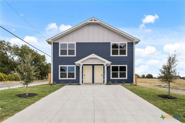 $445,000 | 320 South Davis Street | Belton