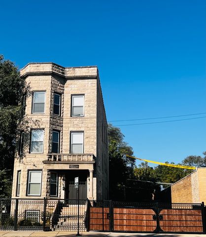 $2,600,000 | 7456 North Clark Street | East Rogers Park