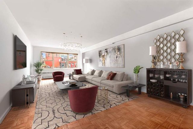 $1,225,000 | 40 East 9th Street, Unit 8K | Greenwich Village