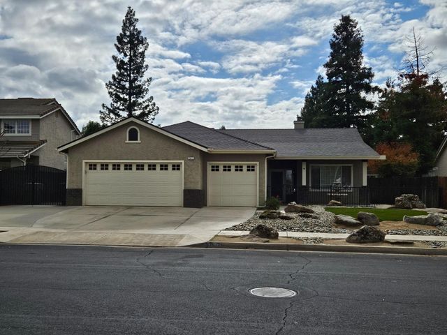 $529,900 | 2512 Keats Avenue | Clovis