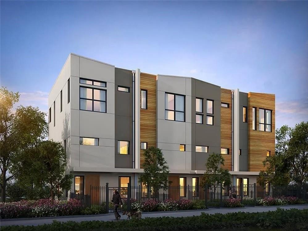 Welcome to 2401 Crawford St, located in the sought-after Parc at Midtown! Nestled in the heart of Houston's vibrant Midtown, this modern townhome offers luxury living, unbeatable convenience, and a community you'll love to call home