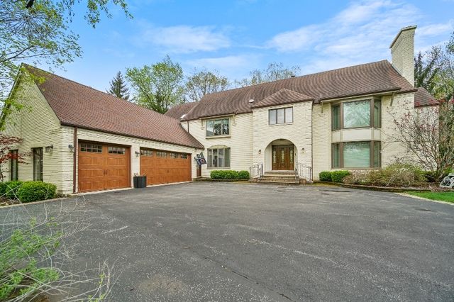 $999,000 | 146 Lorraine Drive | North Central Lake Zurich