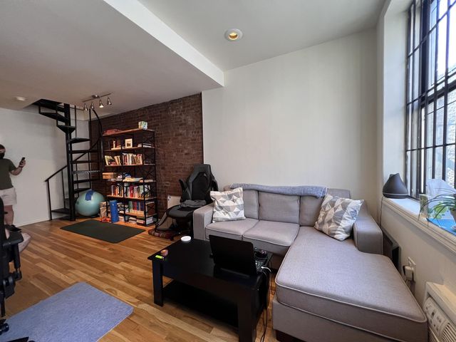 $3,395 | 1729 2nd Avenue, Unit PHC | Upper East Side