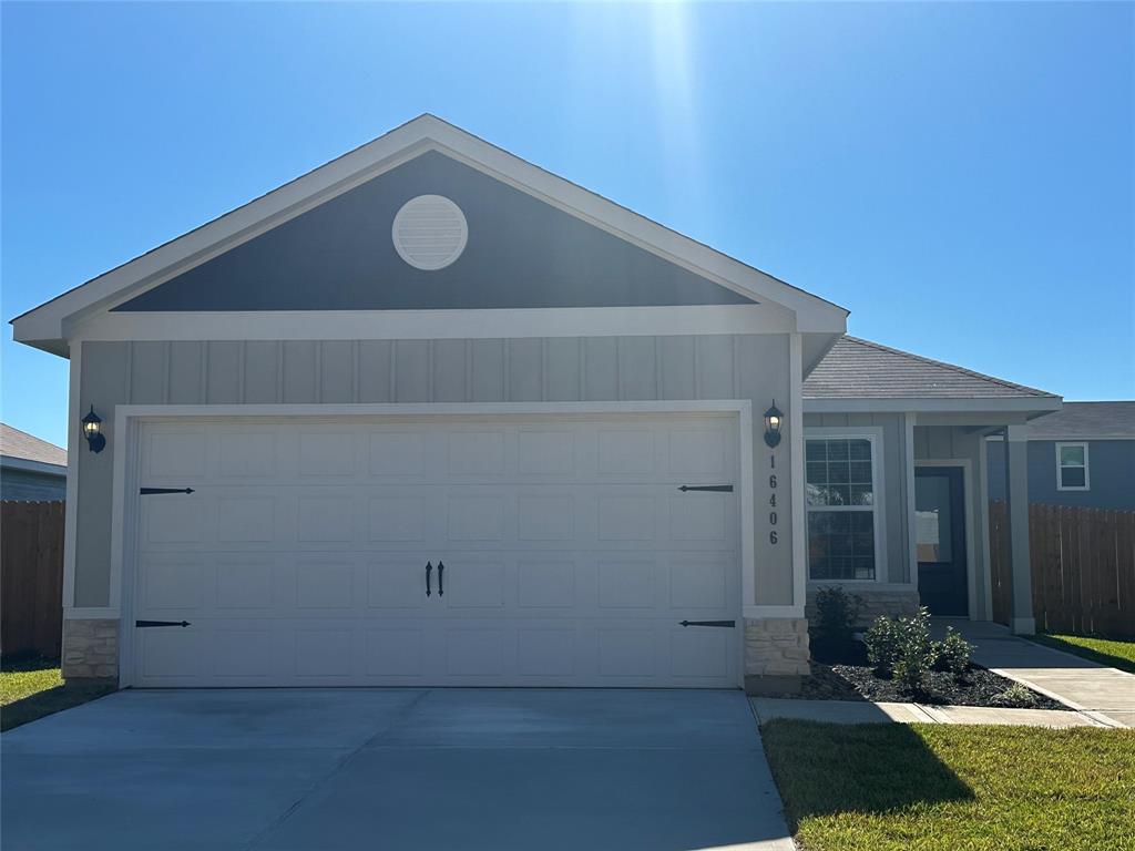 a front view of house with yard