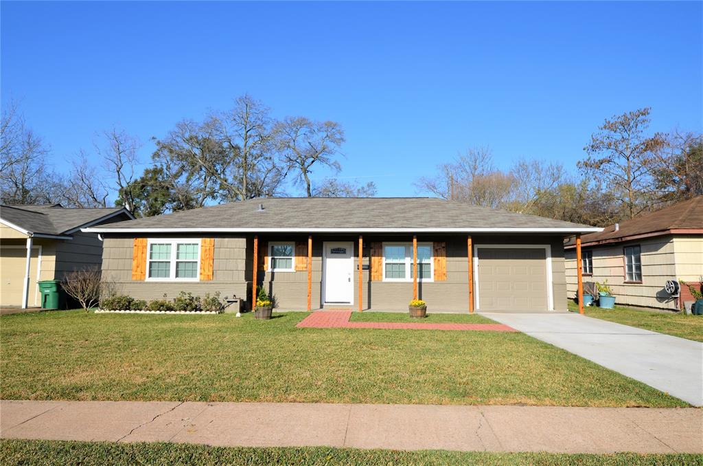 Beautiful remodeled home located in a quiet subdivision.