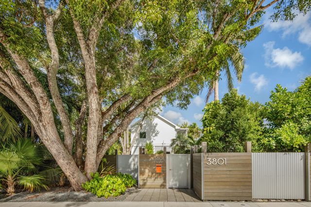 $2,695,000 | 3801 Flagler Avenue | Key West