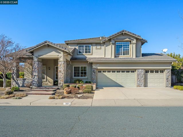 $1,399,000 | 705 Acorn Drive | Falcon Ridge