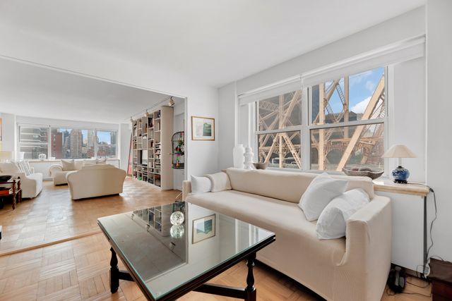 $1,100,000 | 35 Sutton Place, Unit 14D | Sutton Place