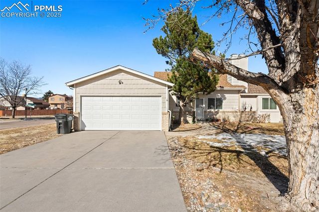 $399,990 | 3310 Hazelwood Court | Columbine Estates