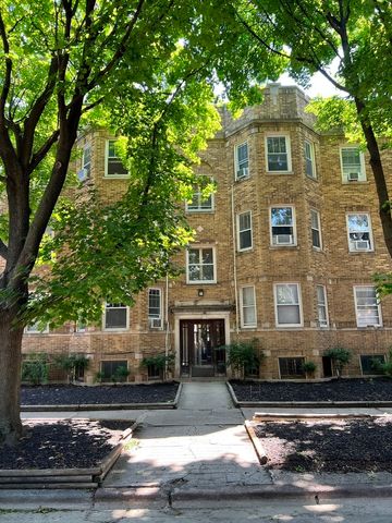 Apartments & Houses for Rent in Saint Bens Chicago, IL | Compass