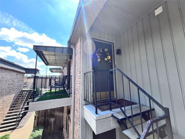 $164,900 | 10216 Regal Oaks Drive, Unit C | North Dallas