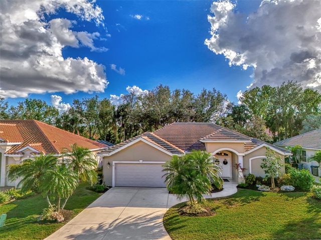 $699,900 | 114 Fieldstone Drive | Venice Golf And Country Club