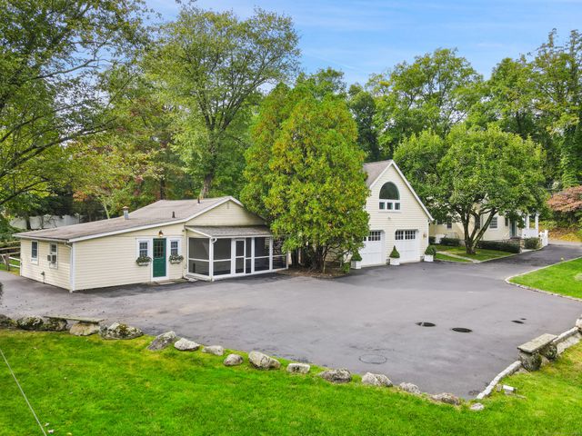 $2,995,000 | 201 Cognewaugh Road | Cos Cob