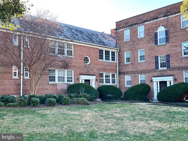 $279,900 | 1804 West Abingdon Drive, Unit 102 | Old Town