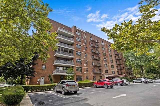 $149,000 | 8935 155th Avenue, Unit 3M | Lindenwood