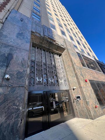 $225,000 | 606 West Wisconsin Avenue, Unit 402 | Kilbourn Town