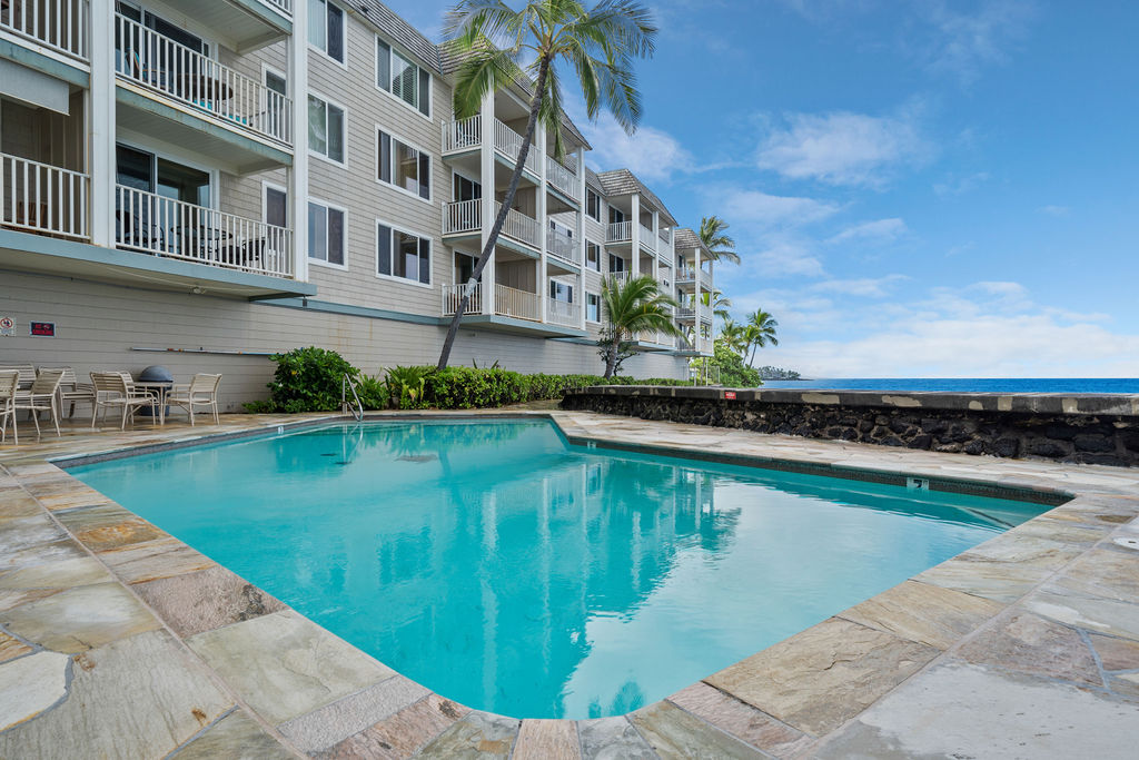 Oceanfront pool