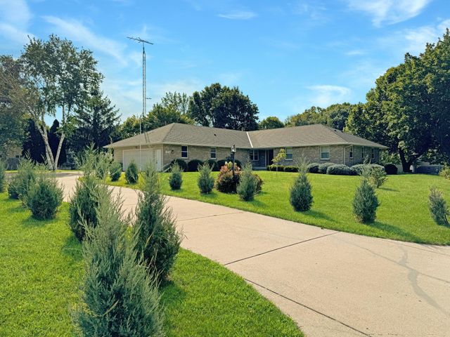 $450,000 | 1711 Whipple Way | Faribault