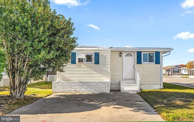 $379,900 | 13215 Constitutional Avenue | Montego Bay Mobile Home Park