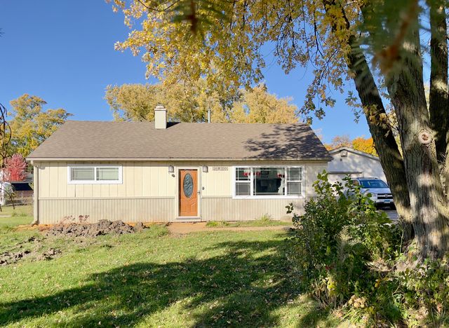 $249,900 | 26W350 St Charles Road | Bloomingdale Township - DuPage County