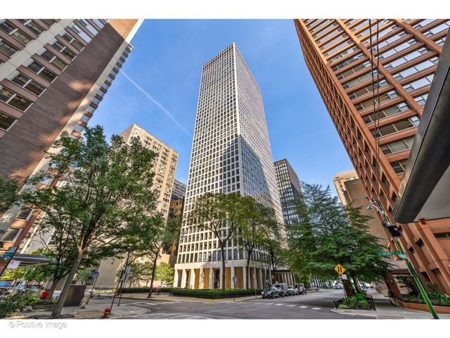 $599,000 | 260 East Chestnut Street, Unit 3805 | Plaza on Dewitt