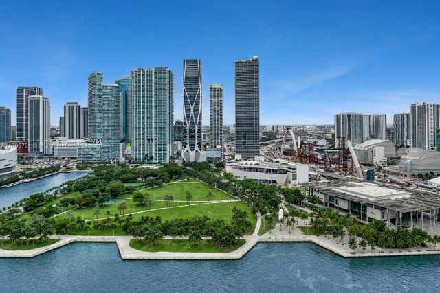 $765,000 | 1040 Biscayne Boulevard, Unit 3707 | Downtown Miami