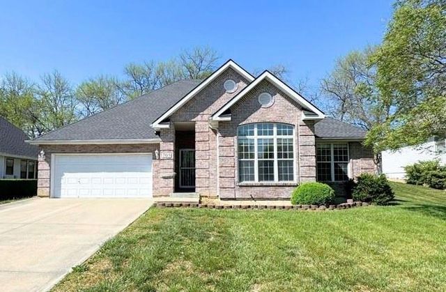 $328,000 | 705 Chaucer Lane | Warrensburg