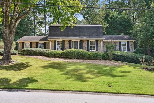 $569,900 | 3474 Castleridge Drive | Tucker