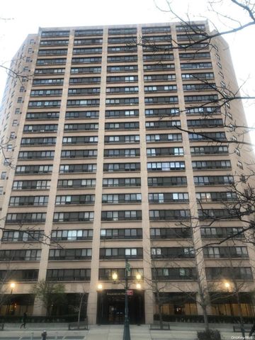 $499,999 | 300 Cathedral Parkway, Unit 19H | Upper West Side