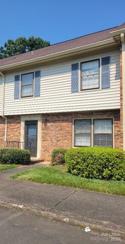 $1,705 | 1228 Archdale Drive | Montclaire South