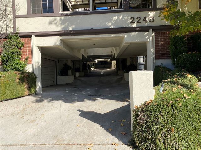 $819,500 | 2249 Montrose Avenue, Unit 4 | La Crescenta-Montrose