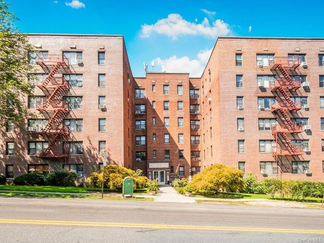 $2,400 | 555 McLean Avenue, Unit 1A | Tibbets Hills