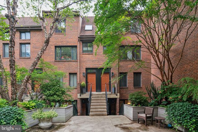 $695,000 | 2034 Arch Street, Unit KLW | Logan Square