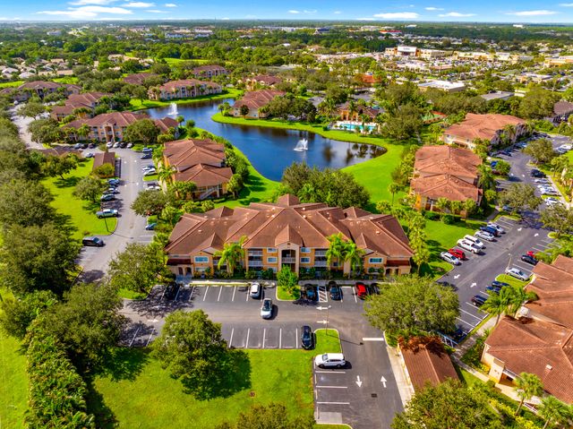 $1,900 | 221 Southwest Palm Drive, Unit 105 | St. Lucie West Country Club