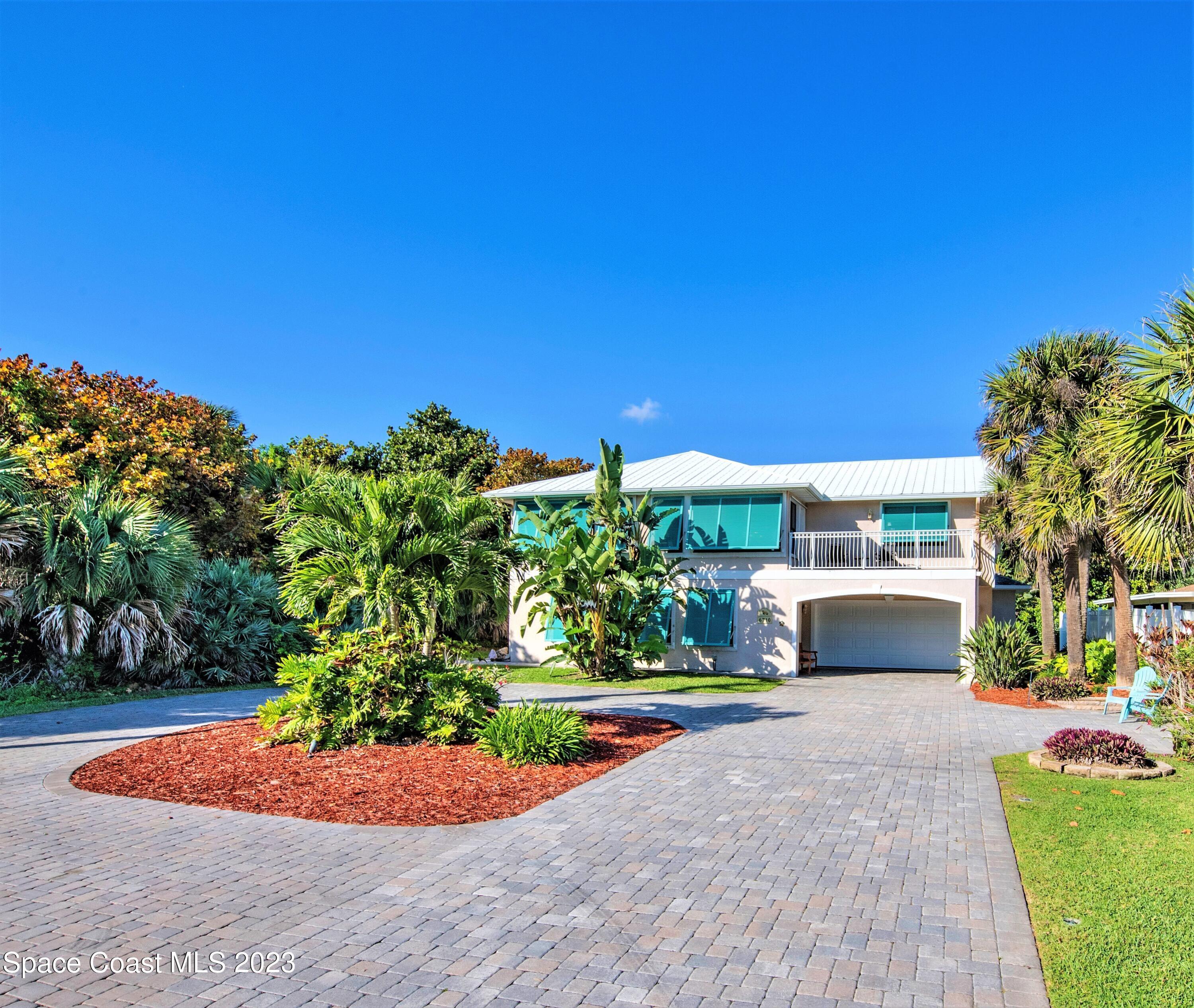 02 House and driveway