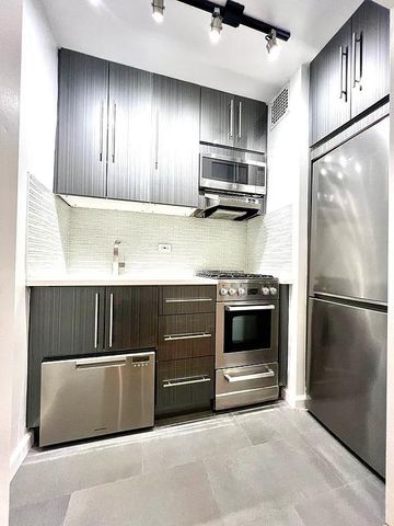 $2,950 | 420 East 79th Street, Unit 4F | Upper East Side