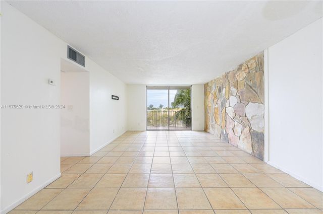 $279,999 | 8411 Northwest 8th Street, Unit 405 | Fountainebleau