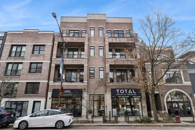 $775,000 | 2207 West Roscoe Street, Unit 2E | Roscoe Village