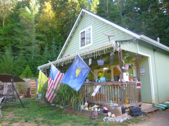 a view of outdoor space yard deck and patio