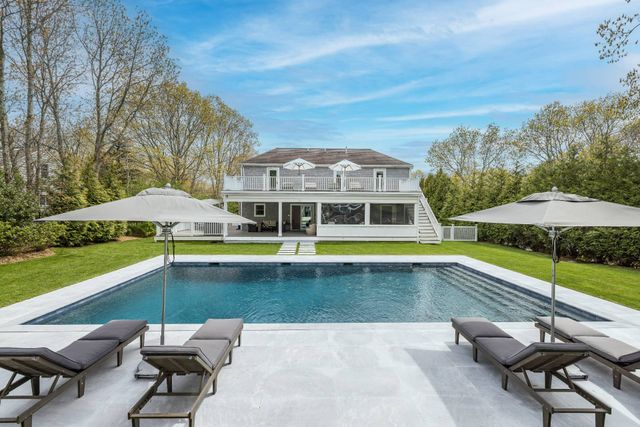 25 Boatsteerers Court North | East Hampton Village Fringe