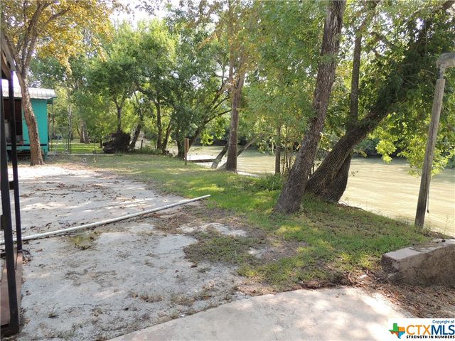 $250,000 | 2031 Guadalupe River Drive